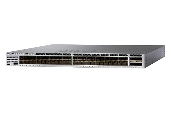 Switch Cisco WS-C3850-48XS-S 48 SFP+ and 4 QSFP+ Ethernet ports