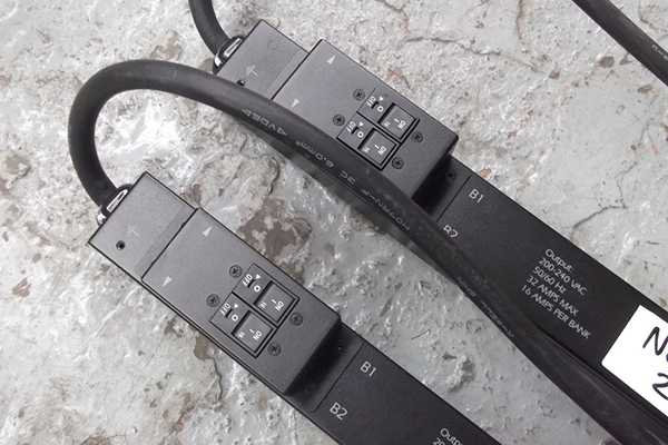 thanh nguồn PDU AP7553