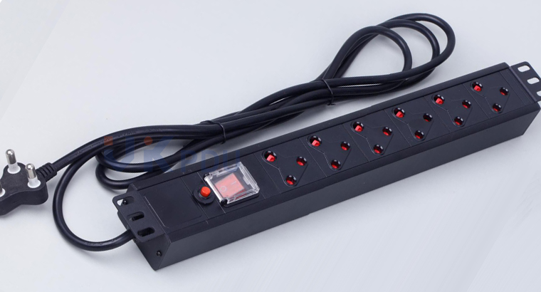 Ổ cắm PDU 6 chiều Nam Phi