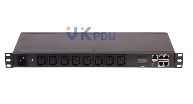 PDU chuyển mạch C13 8 chiều